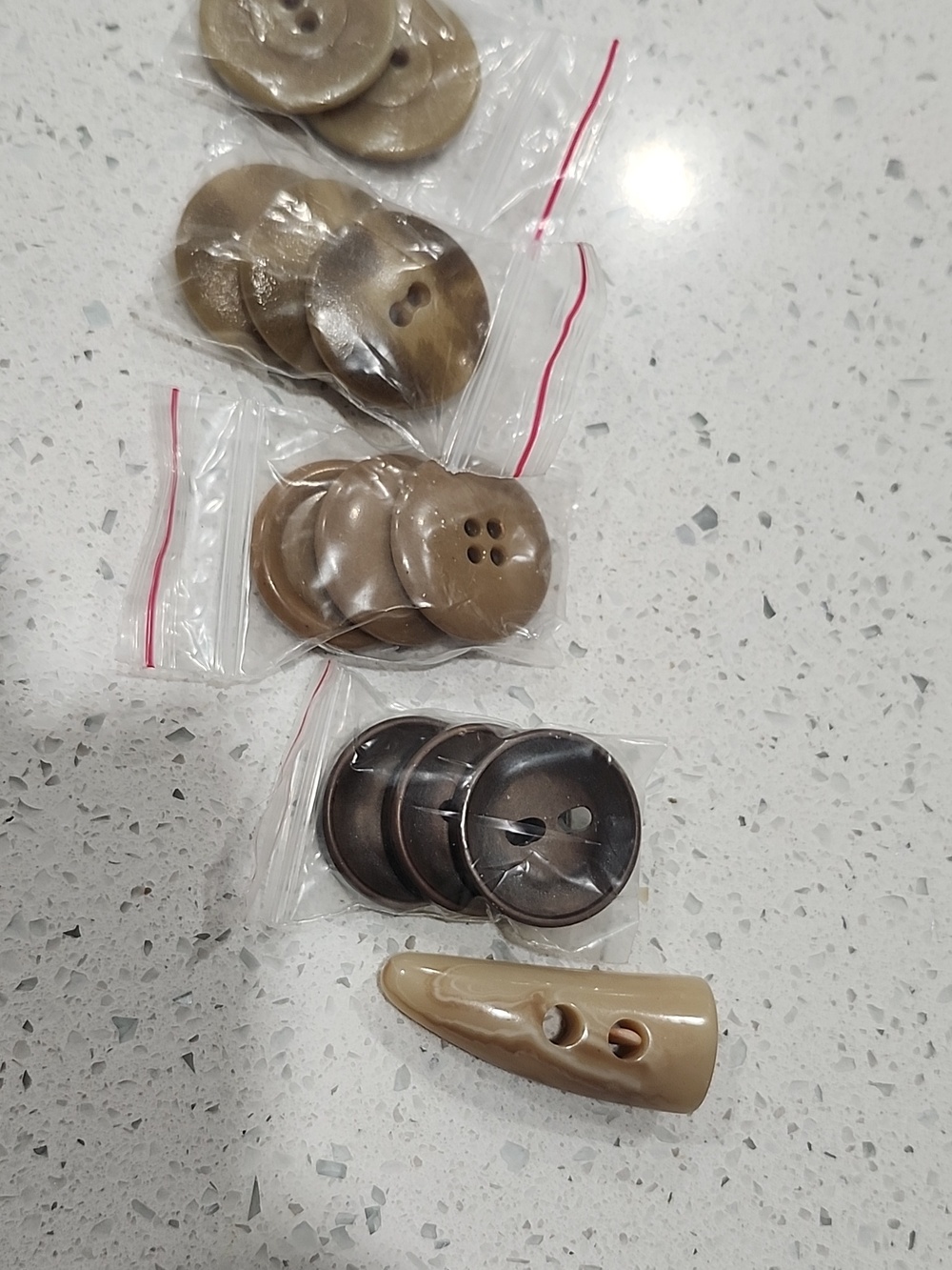 Assorted Sewing Buttons Lot - Multicolor Mix - Picture 3 of 3